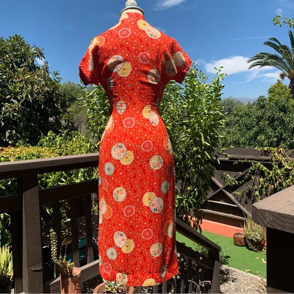 Stunning VINTAGE Cheongsam Qipao Red Multicolored Floral Retro Midi Dress - Picture 9 of 11